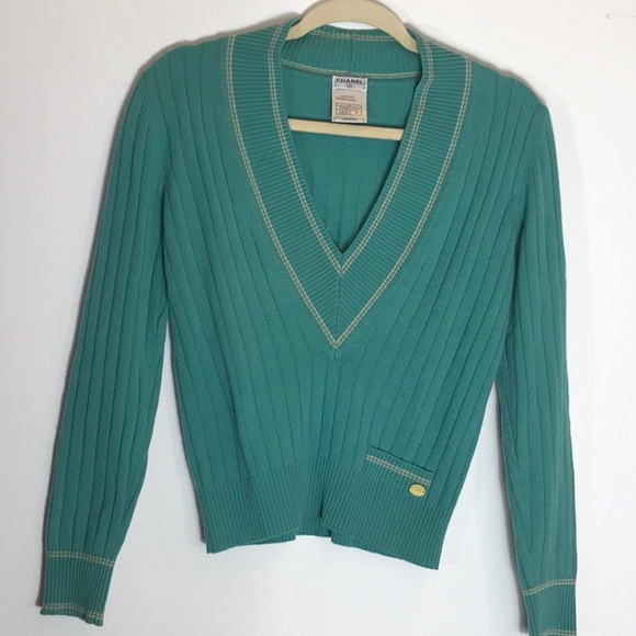CHANEL Sweaters - Chanel Vintage 100% Cachmere V neck sweater